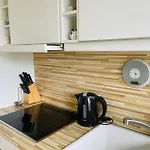Familial, Lumineux Avec Parking & Terrasse Appartement