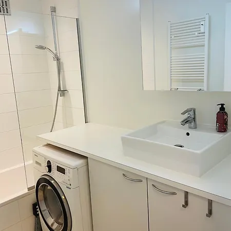 Apartment Familial, Lumineux Avec Parking & Terrasse *