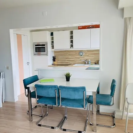 Familial, Lumineux Avec Parking & Terrasse * Ostend