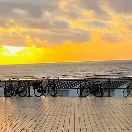 Familial, Lumineux Avec Parking & Terrasse Apartment