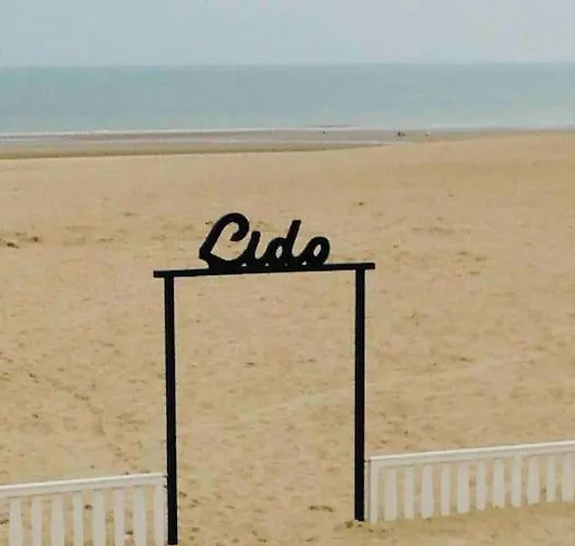 Familial, Lumineux Avec Parking & Terrasse Appartement Oostende