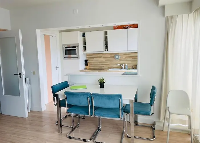 Familial, Lumineux Avec Parking & Terrasse * Oostende