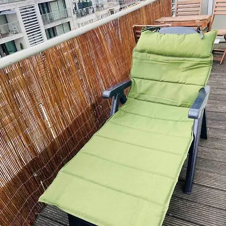 Familial, Lumineux Avec Parking & Terrasse Ostenda